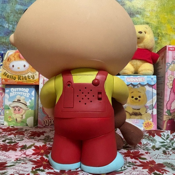 Family Guy Talking Stewie Griffin Figure with Teddy Bear circa 2005 - Picture 4 of 7